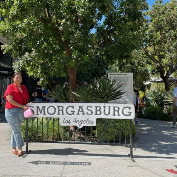 Meet your Posher, Diana - Picture 2 of 5